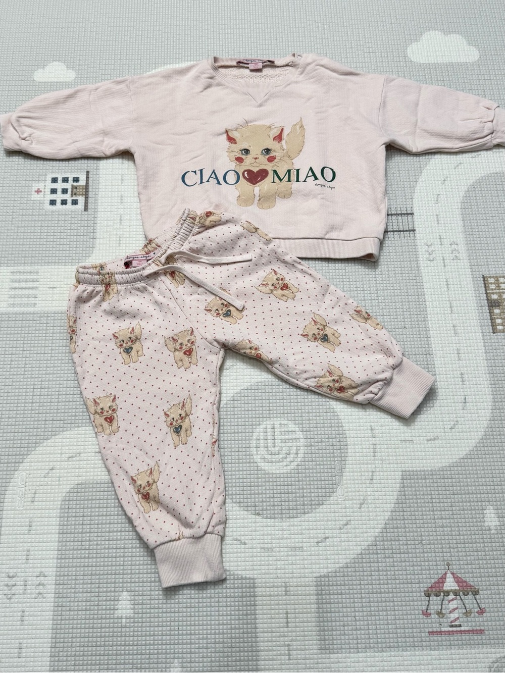 Konges Sløjd Kitty Sweatshirt & Jogger Set 18M Retailed at ~$120